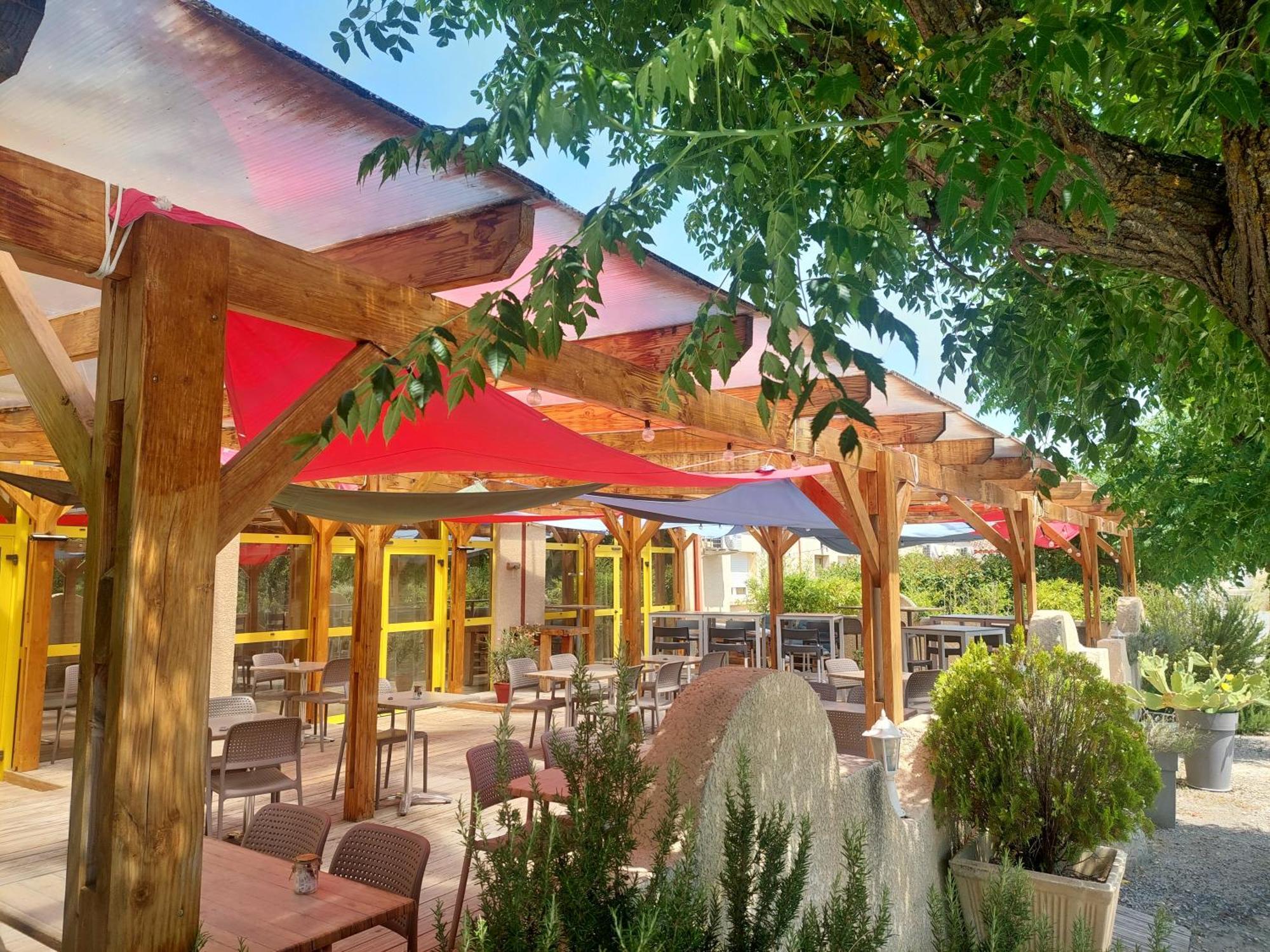 Logis Hotel Restaurant Le Clos Saint Loup Bram Exteriör bild